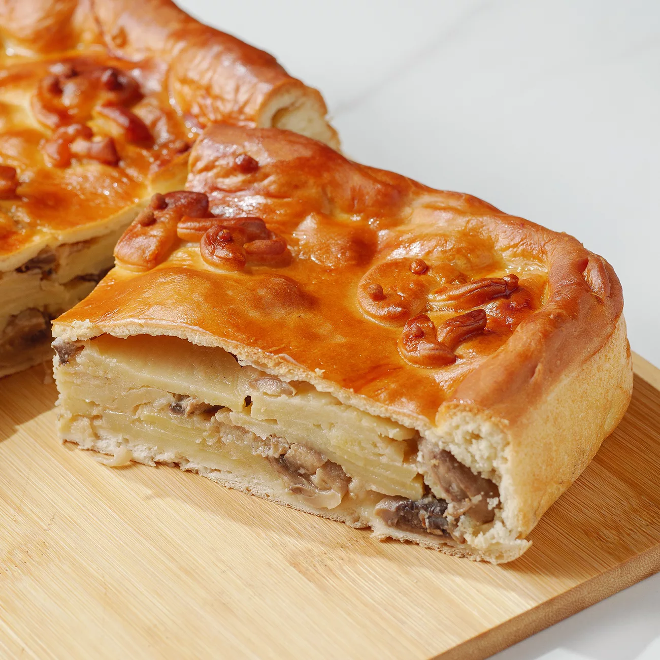 Пирог с грибами и картофелем